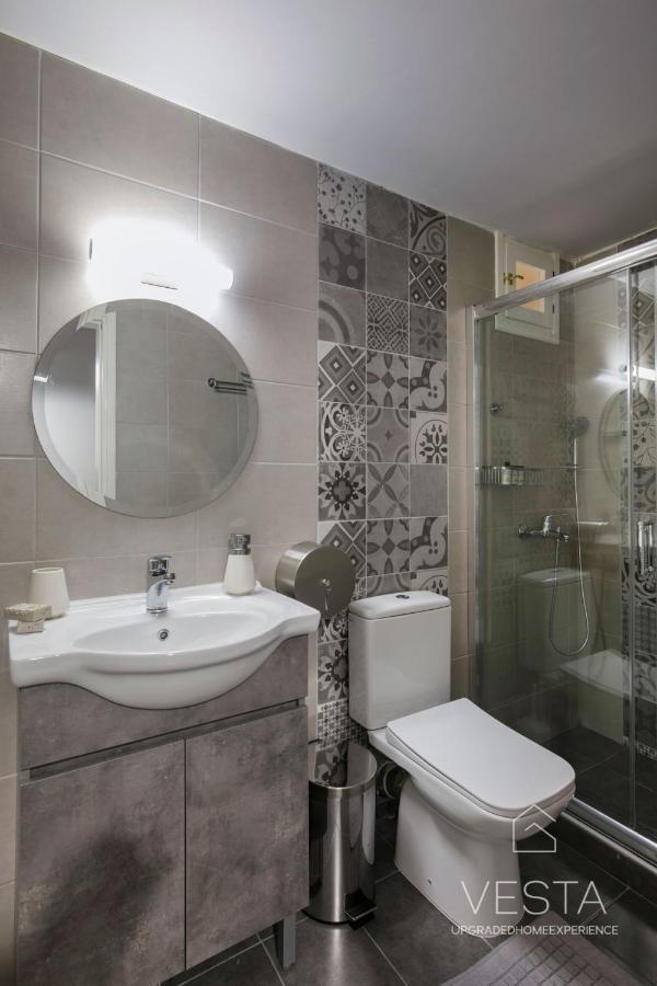 The Emerald City Central Apartment, 2-Bdrms เทสซาโลนิกิ ภายนอก รูปภาพ